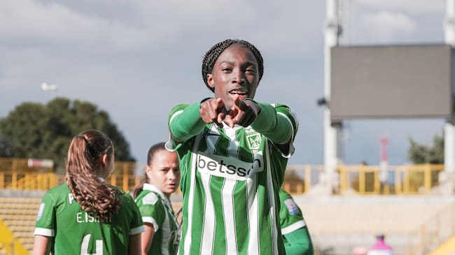 Karen Vidal celebra su gol ante Internacional de Bogotá / X: @naloficialfem.