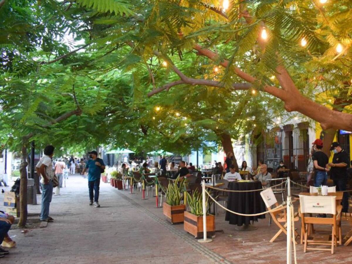 Aforo en bares y restaurantes de Santa Marta pasará del 30% al 65%