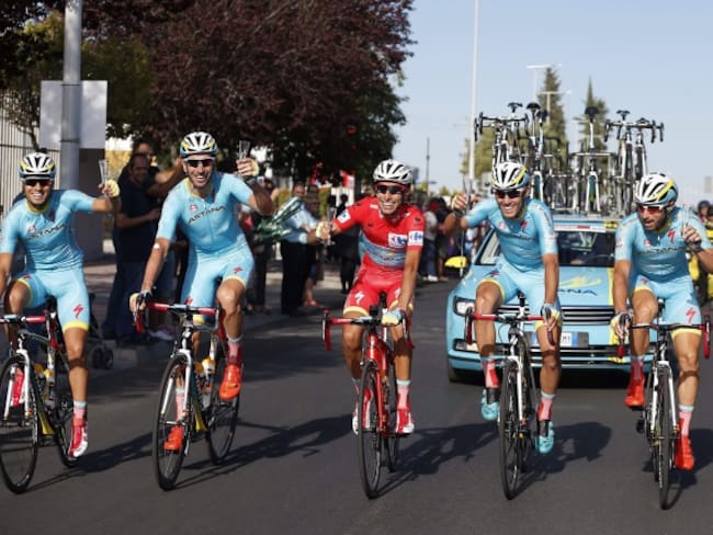 Fabio Aru celebra en Cibeles su título como campeón de la Vuelta España
