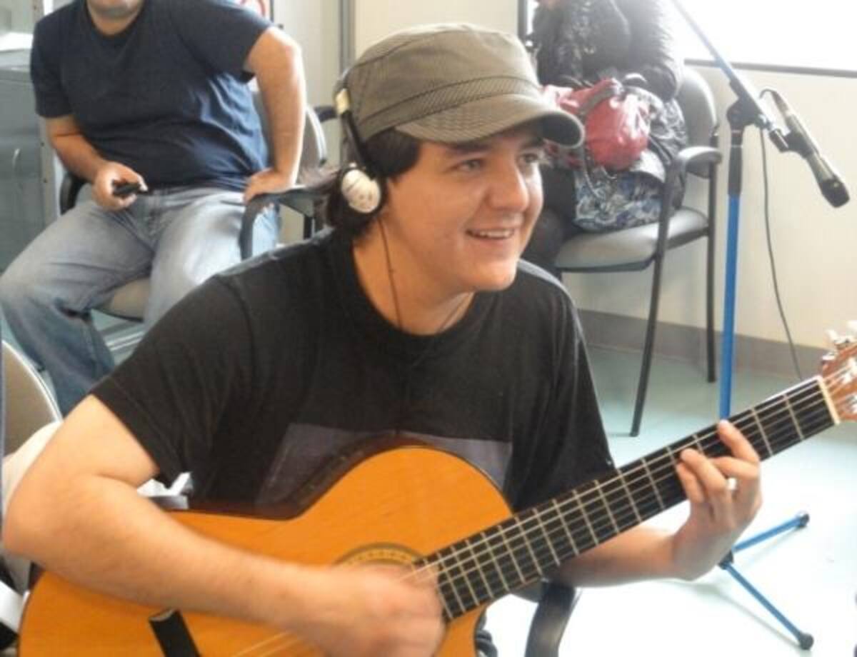 Camilo Vásquez, guitarrista de Big Band Jazz