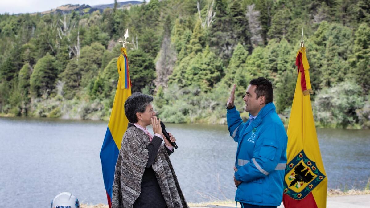 Noel Valencia se posesionó como el nuevo gerente de la Empresa de Acueducto de Bogotá.