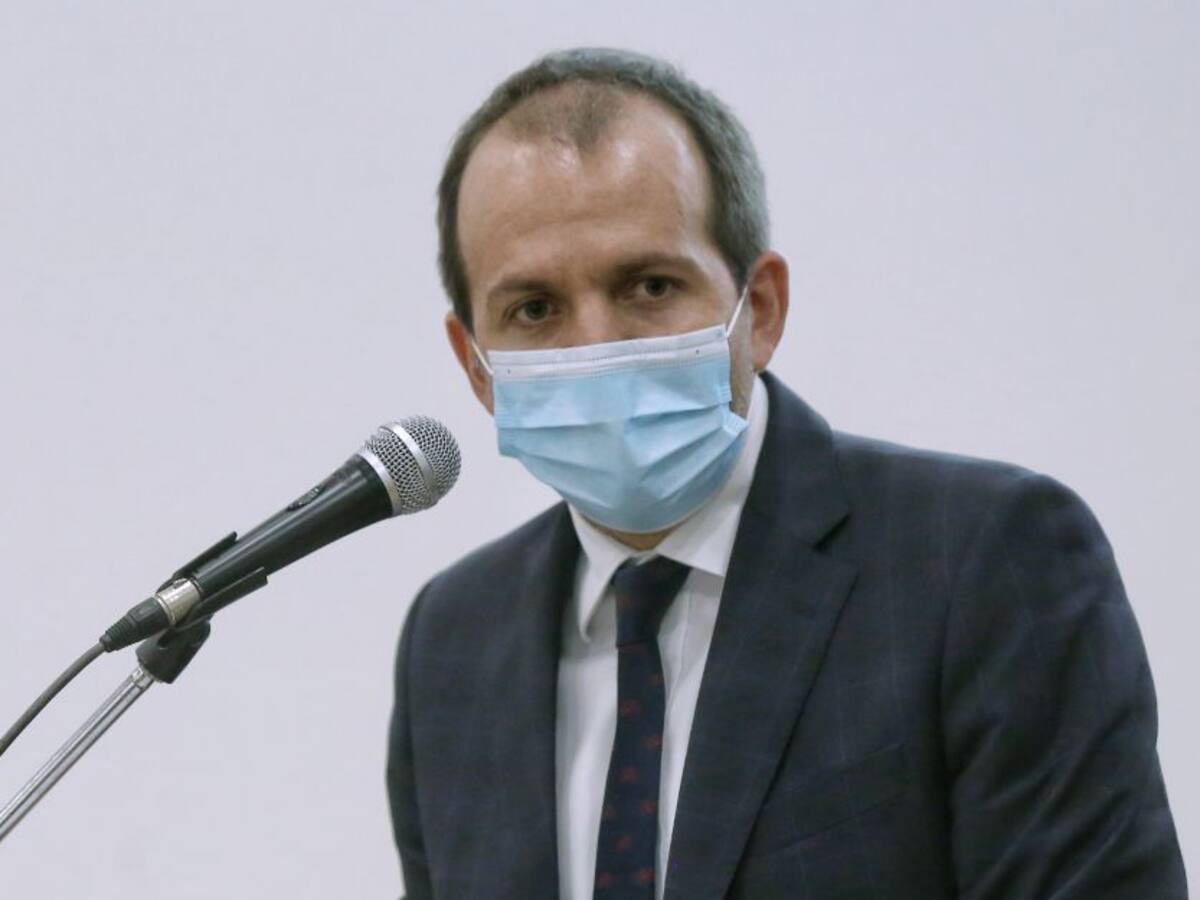 Ernesto Lucena confirma su salida del Ministerio del Deporte