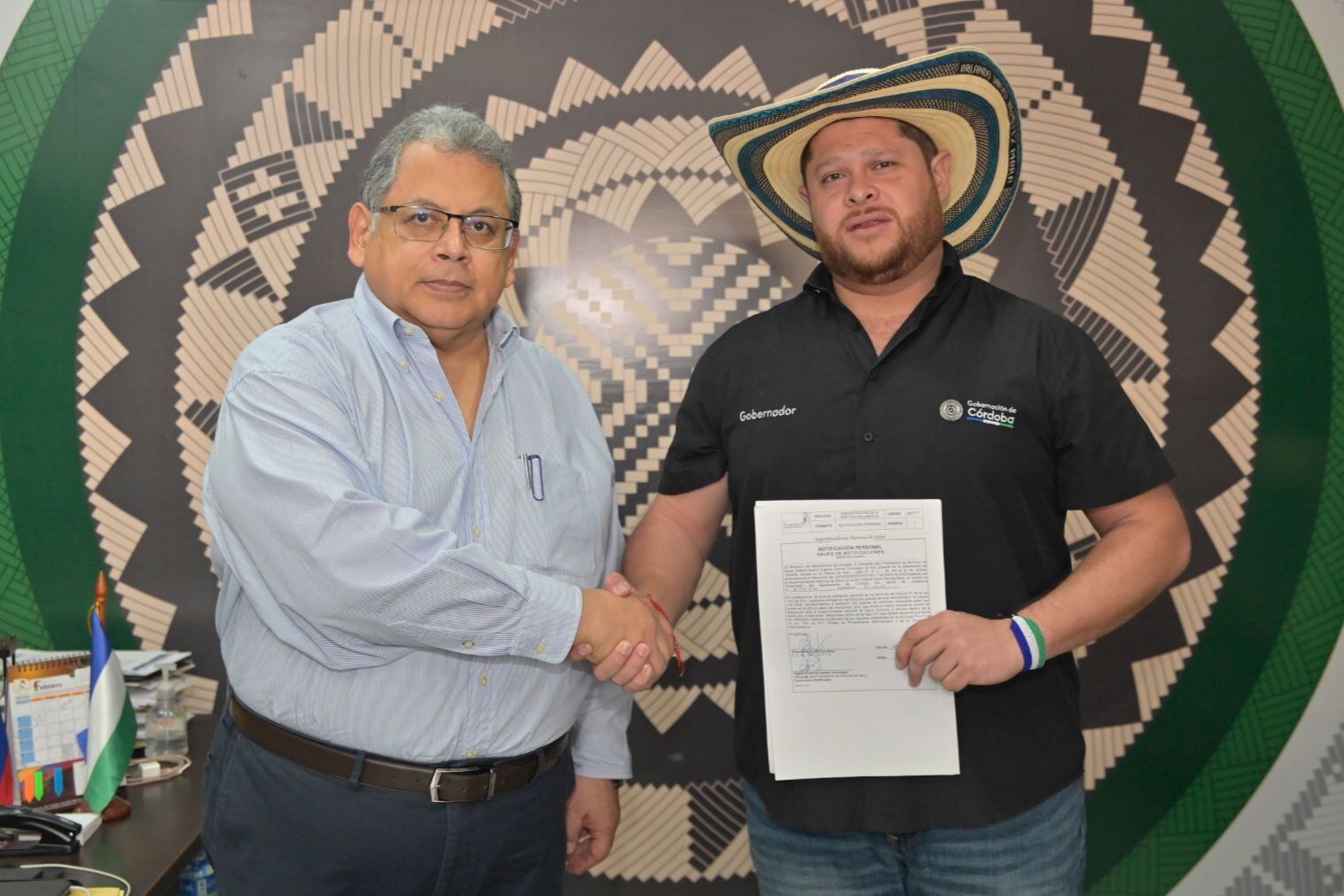 El Superintendente Ulahí Beltrán López devolvió los hospitales al gobernador Orlando Benítez.