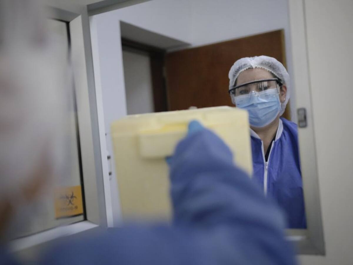 Más de 460 caso de COVID-19 en estaciones y URIs de Bogotá
