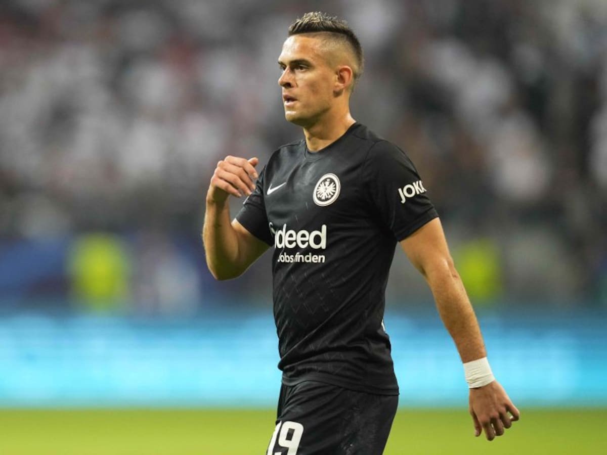 Frankfurt, con Borré desde el banco, goleado en casa en Champions