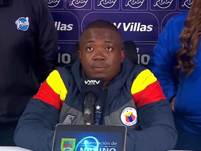 Entrenador René Rosero de Deportivo Pasto / Oficial de Dimayor.