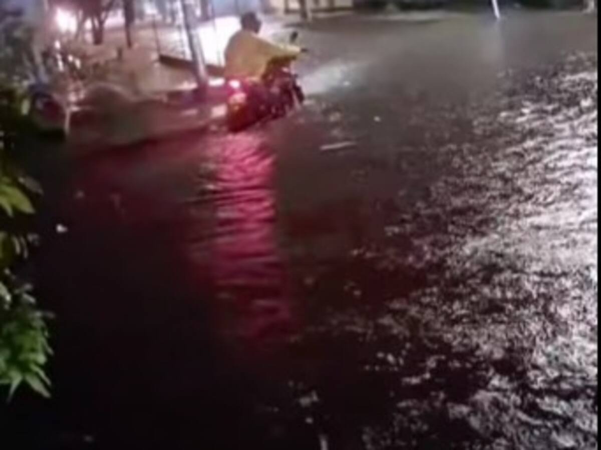 Un municipio en Caldas se inundó por las lluvias en medio de la celebración de las fiestas locales