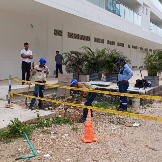 Detectan conexión irregular de agua en un edificio de La Boquilla, sector Cielo Mar