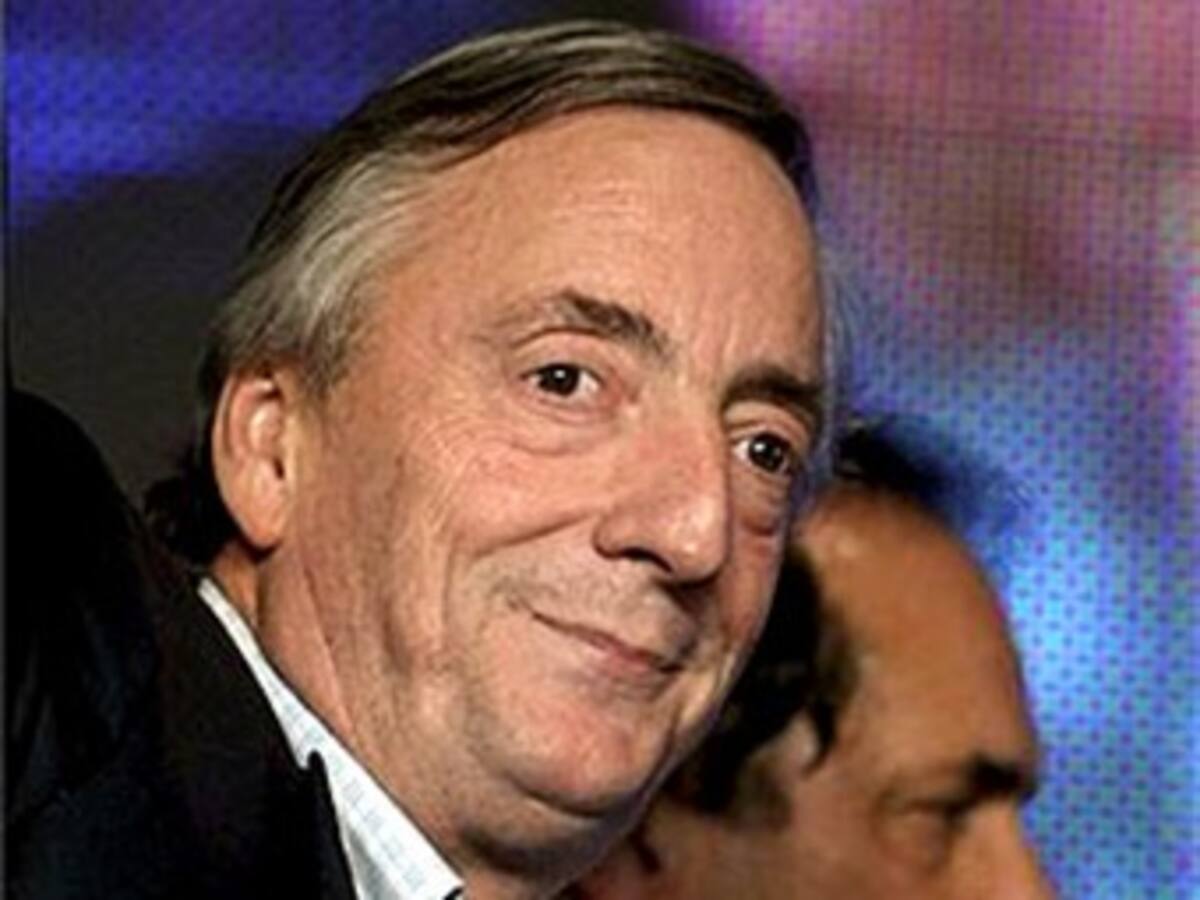 El expresidente argentino Néstor Kirchner supera 'exitosa' intervención quirúrgica