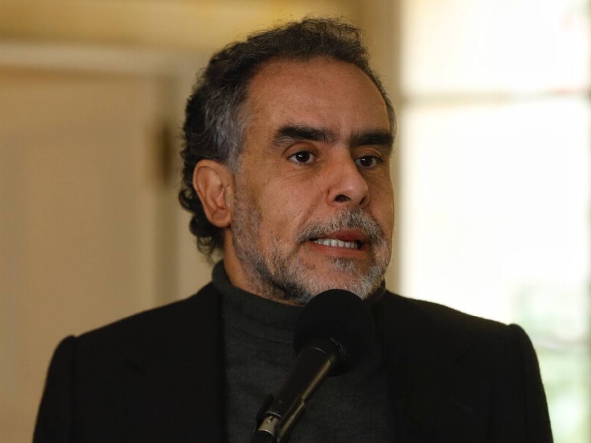 Exembajador Armando Benedetti dice que guardará silencio