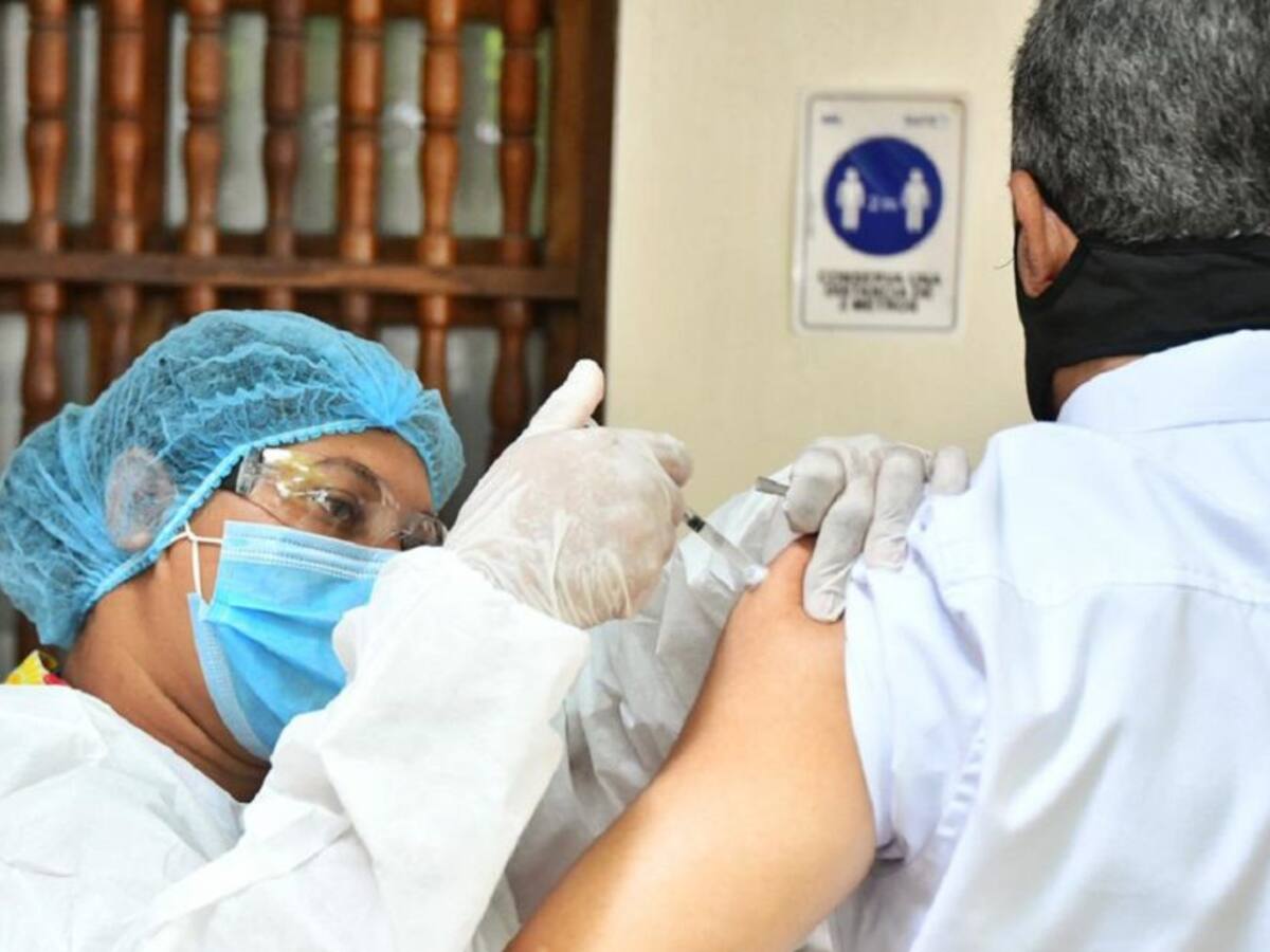 En Cartagena DADIS realiza toma de muestras de COVID-19 a sus funcionarios
