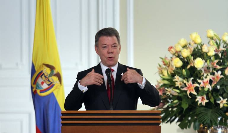 Reforma Tributaria se tiene que presentar y aprobar el próximo semestre: Santos.