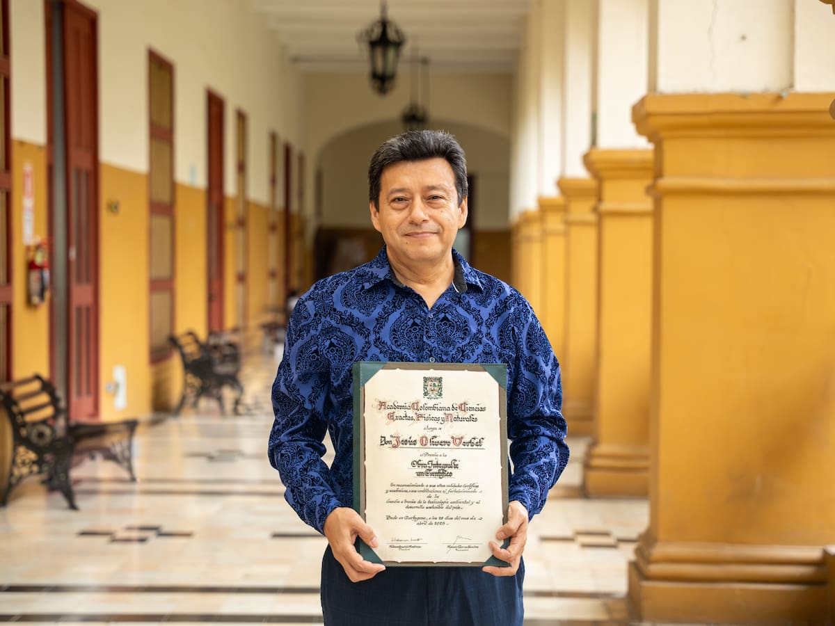 Reconocido investigador de la Unicartagena recibió el Premio a la Vida y Obra de un Científico