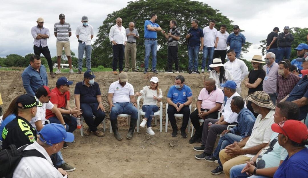 Reunión entre la Gobernadora y autoridades locales