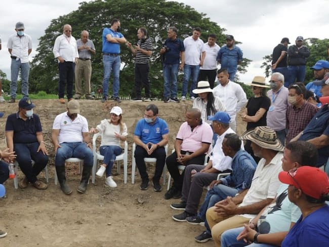 Reunión entre la Gobernadora y autoridades locales