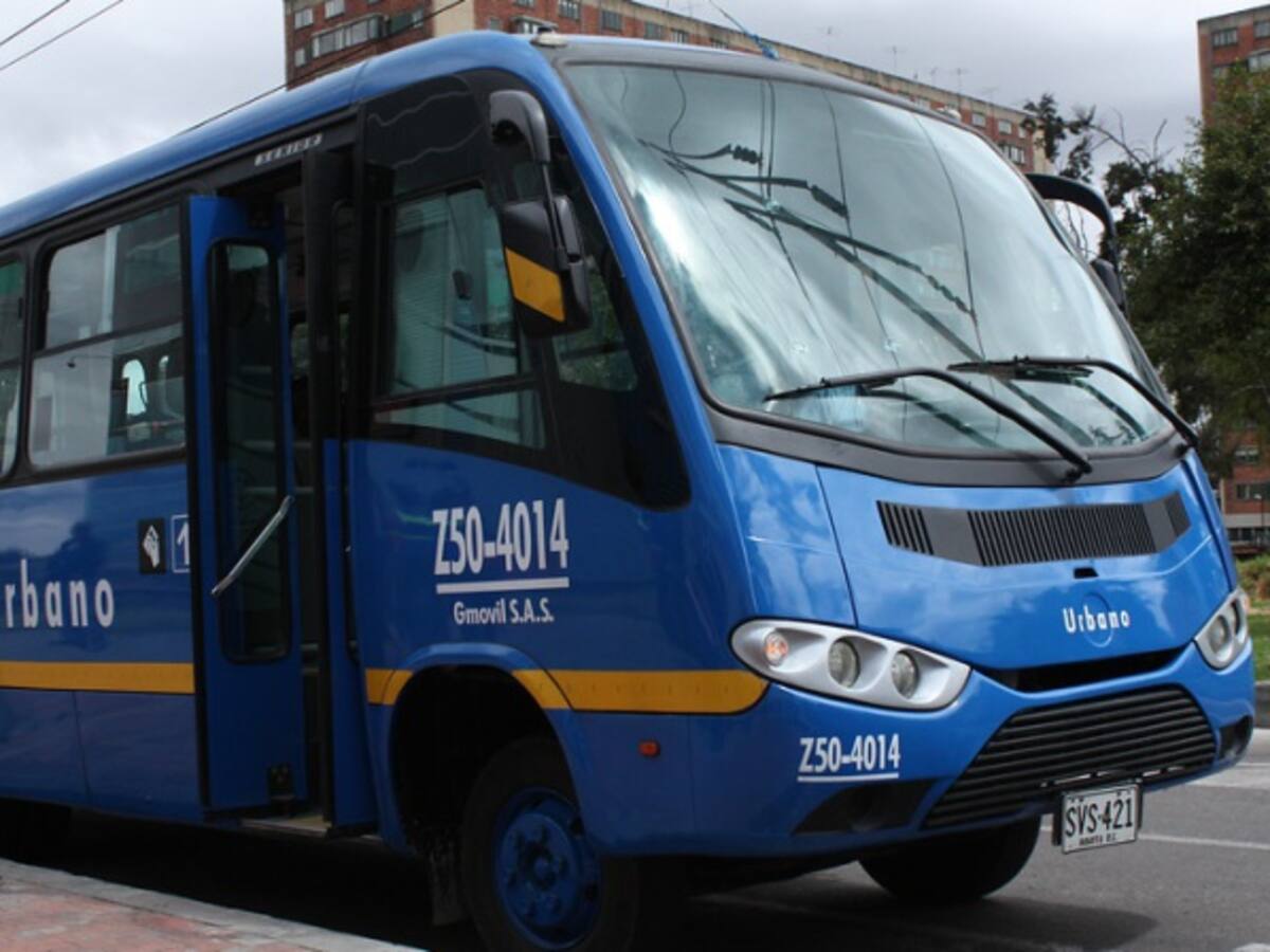 Colados, inseguridad, venta ambulante: quejas de usuarios del Sitp