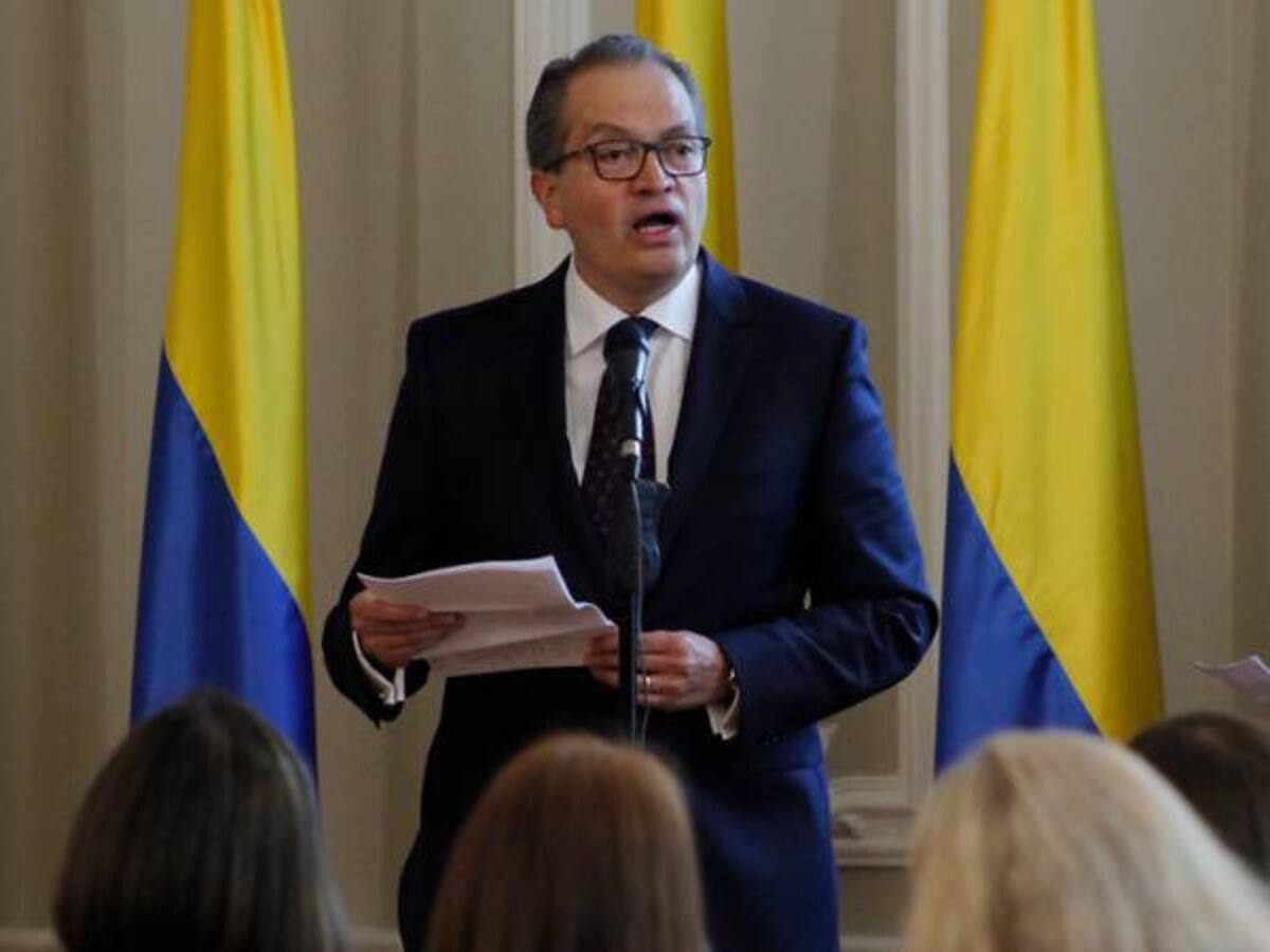 Procuraduría investiga 20000 contratos del SENA que podrían ser suspendidos