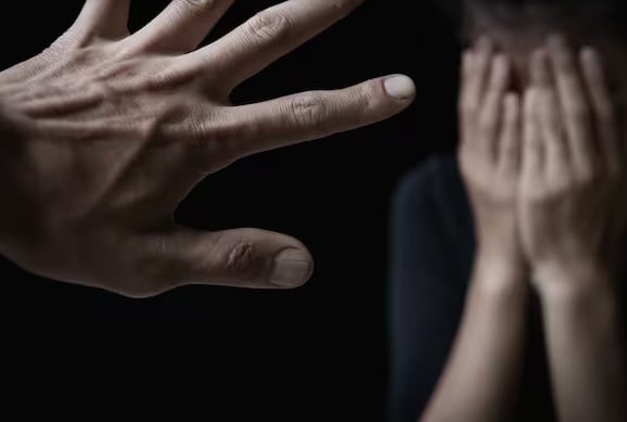 Acoso sexual a menores. Foto: Getty Images / Tinnakorn Jorruang / EyeEm