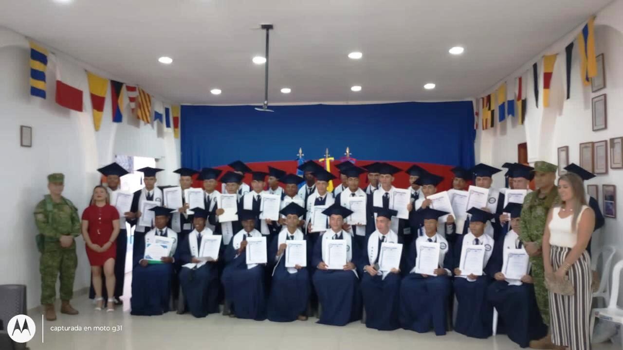 31 jóvenes que prestan su servicio militar obtienen grado de bachiller