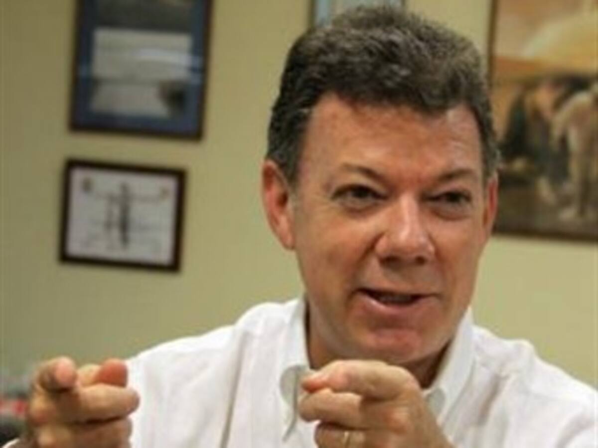 Cuña con voz de Uribe es pura picardía: Juan Manuel Santos