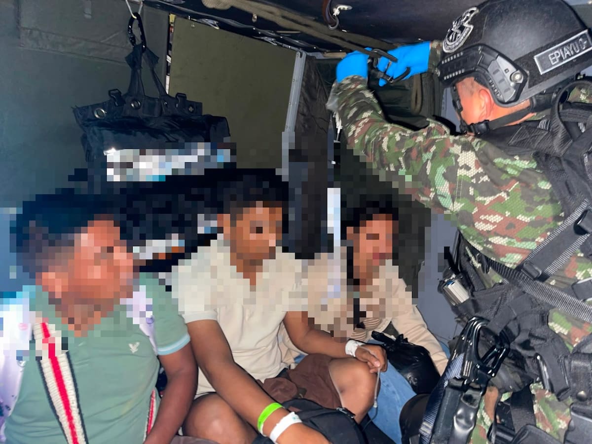 Ejército evacuó en helicóptero a seis pacientes desde Boyacá hacia Saravena por emergencia invernal