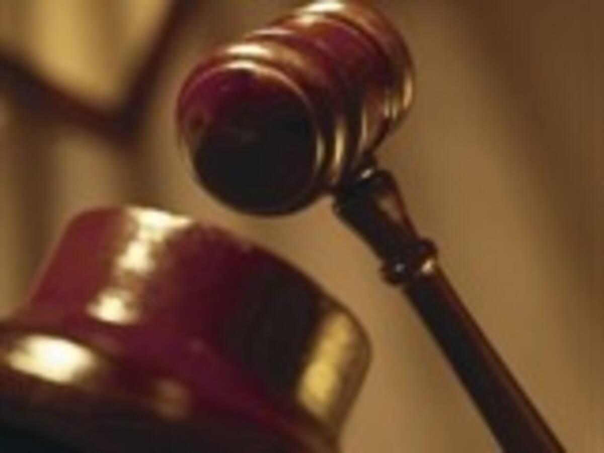 Esposa de magistrado que negó embargo de bienes de los Nule habría tenido contratos con el IDU, según la Contraloría