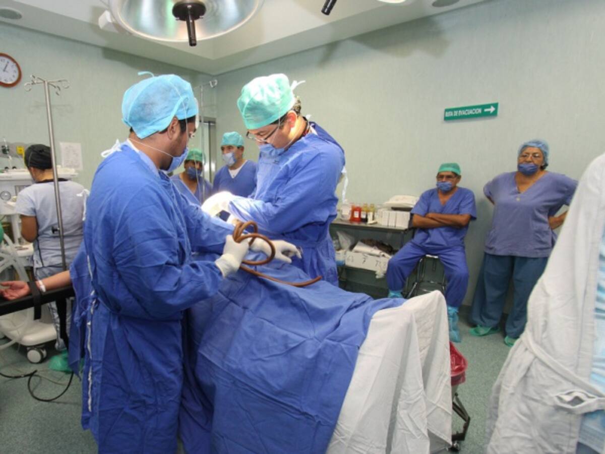 Por ley se prohíben cirugías plásticas innecesarias en menores de edad