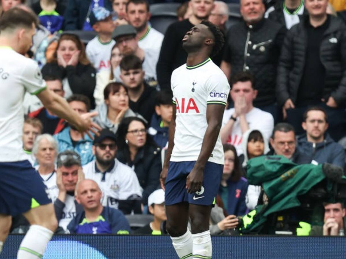 Técnico del Tottenham aclara la polémica con Dávinson, ¿por qué lo sustituyó?
