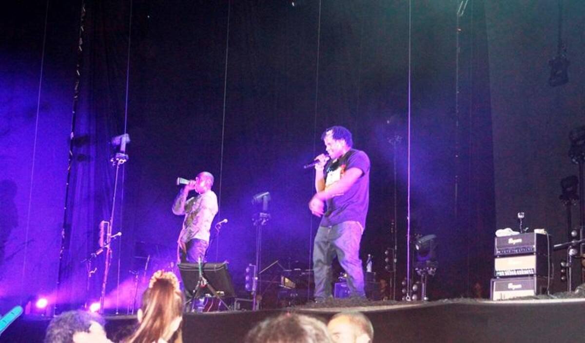 Son Batá no solo fue el grupo de rap que abrió los conciertos de Juanes, sino que fue protagonista de sus conversatorios en todas las ciudades.