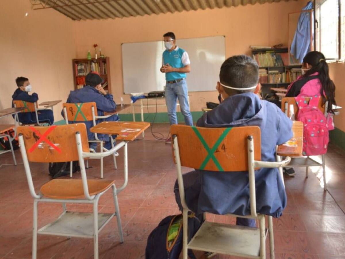 Municipios no certificados seguirán con alternancia