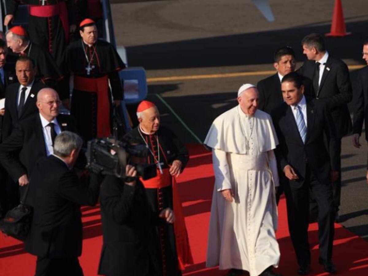 Papa Francisco pide a la Iglesia no resignarse ante narcotráfico, violencia y corrupción