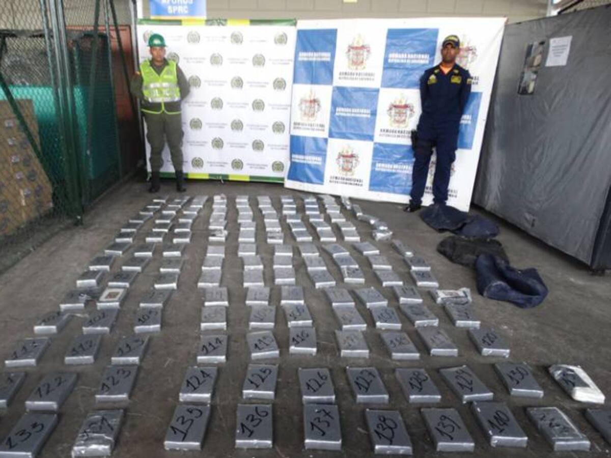 Armada Nacional y Policía Antinarcóticos incauta 142 kilos de cocaína en Cartagena