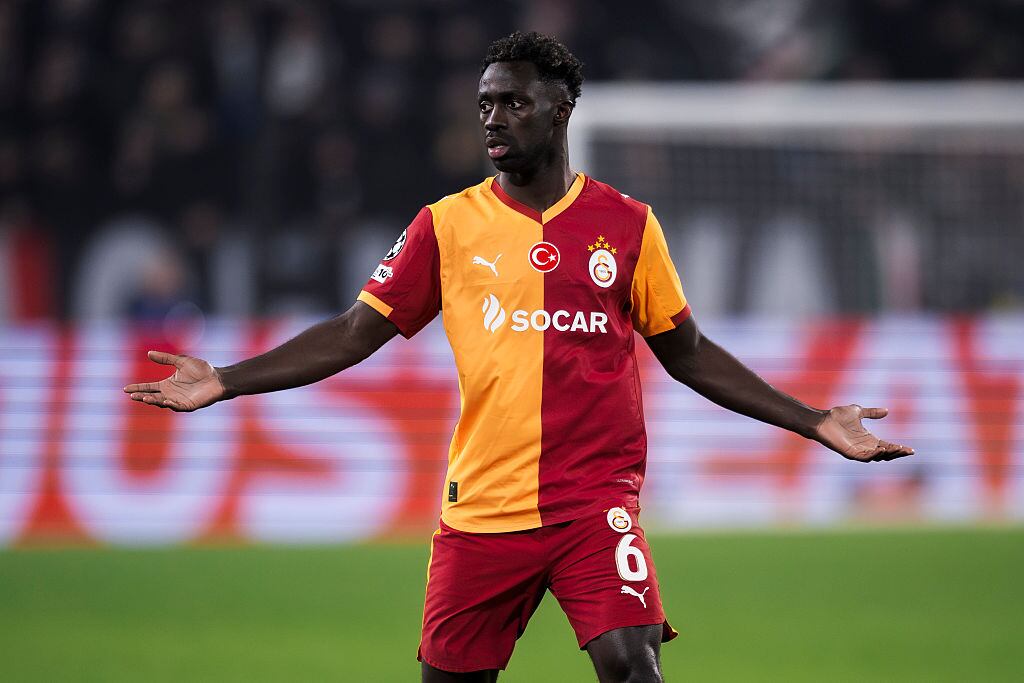 ALLIANZ STADIUM, TURIN, ITALY - 2026/02/25: Davinson Sanchez of Galatasaray SK gestures during the UEFA Champions League 2025/26 knockout phase play-off second leg football match between Juventus FC and Galatasaray SK. Juventus FC won 32 after extra time, but Galatasaray SK advanced 75 on aggregate and moved on to the round of 16. (Photo by Nicolò Campo/LightRocket via Getty Images)