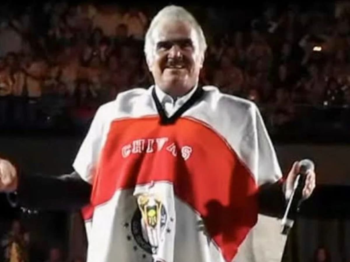 Murió Vicente Fernández y así lo despidió Chivas, equipo del que era hincha