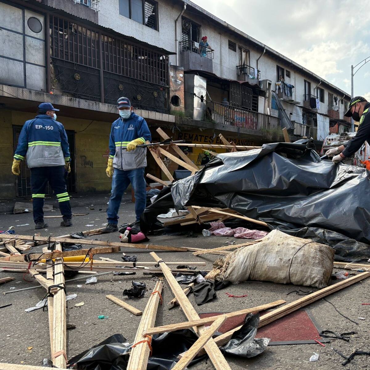 La alcaldía retiró 10 toneladas de residuos del sector de Cúcuta con La Paz de Medellín