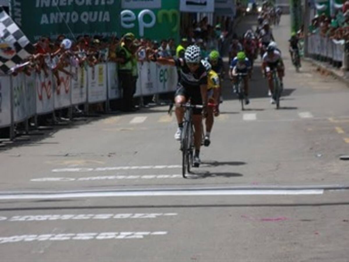 Oscar Sevilla gana octava etapa de la Vuelta a Colombia, Félix Cárdenas es líder general