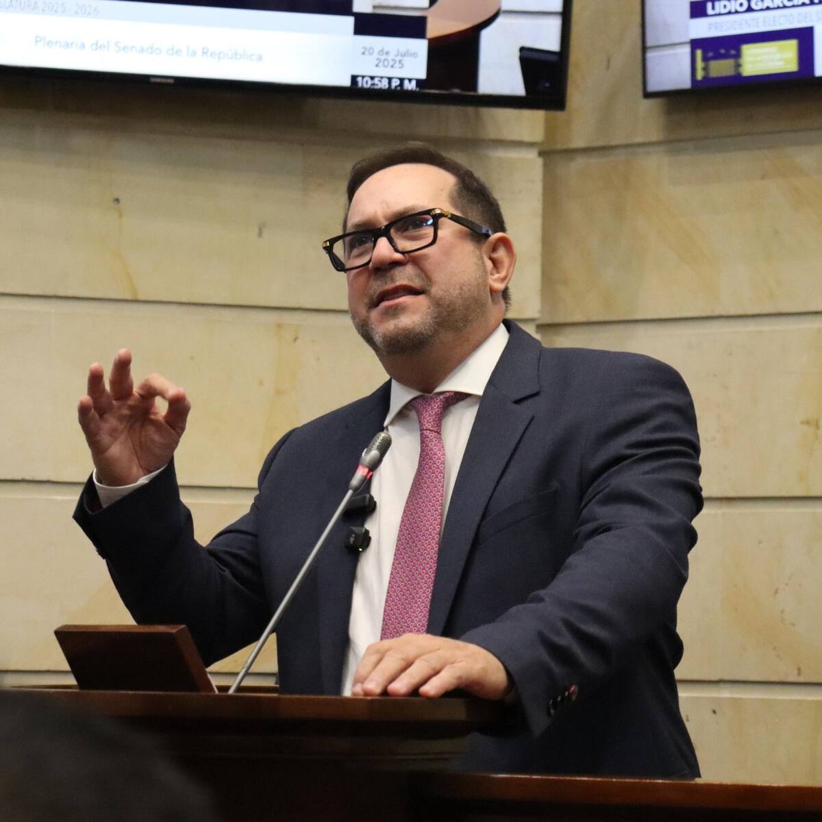 “Decisión lamentable”: presidente del Congreso sobre fallo en contra del expresidente Uribe