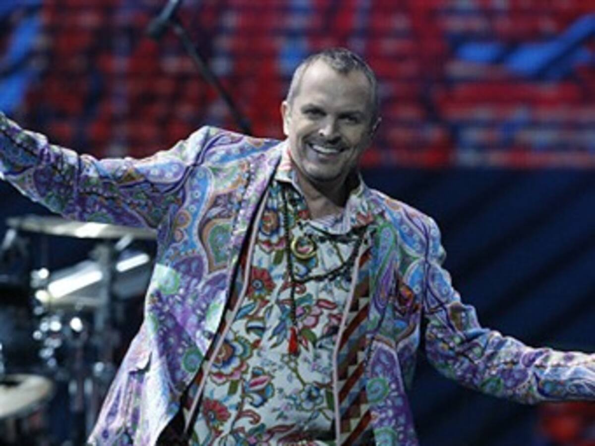 Miguel Bosé el "hombre del año" y la mirada sobre su carrera