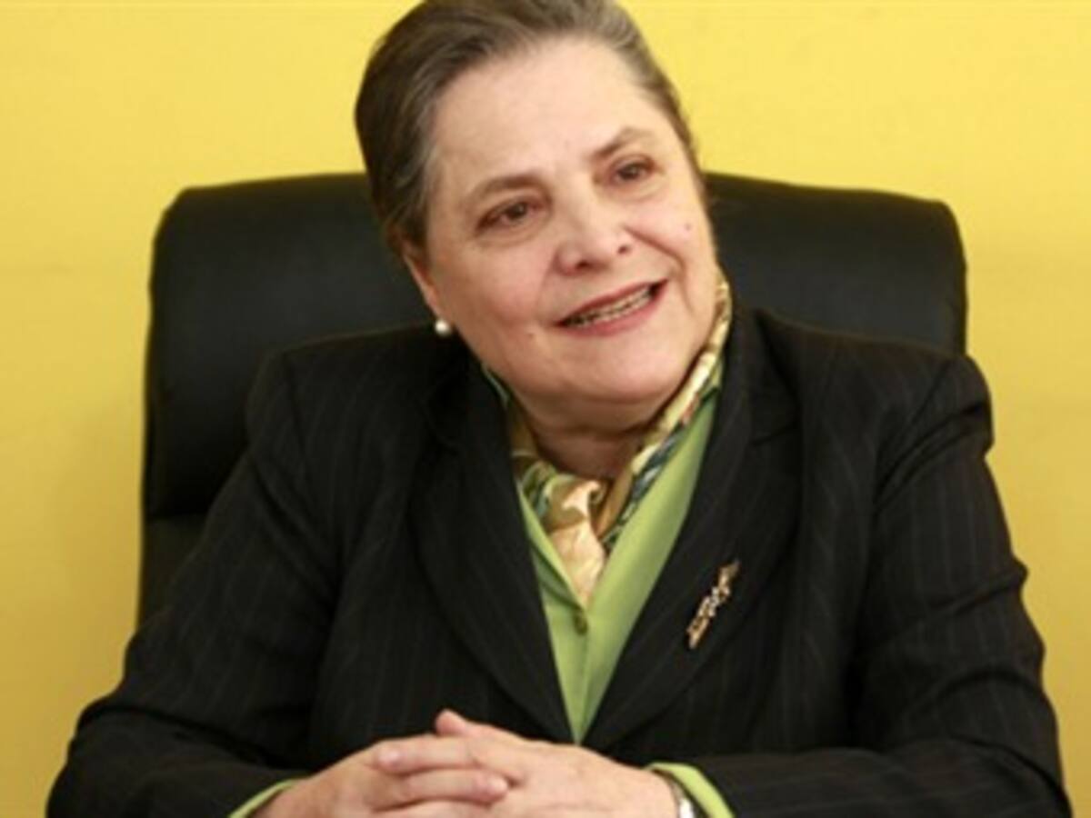 A pesar de “mermelada” Santos no ha podido repuntar en encuesta: Polo