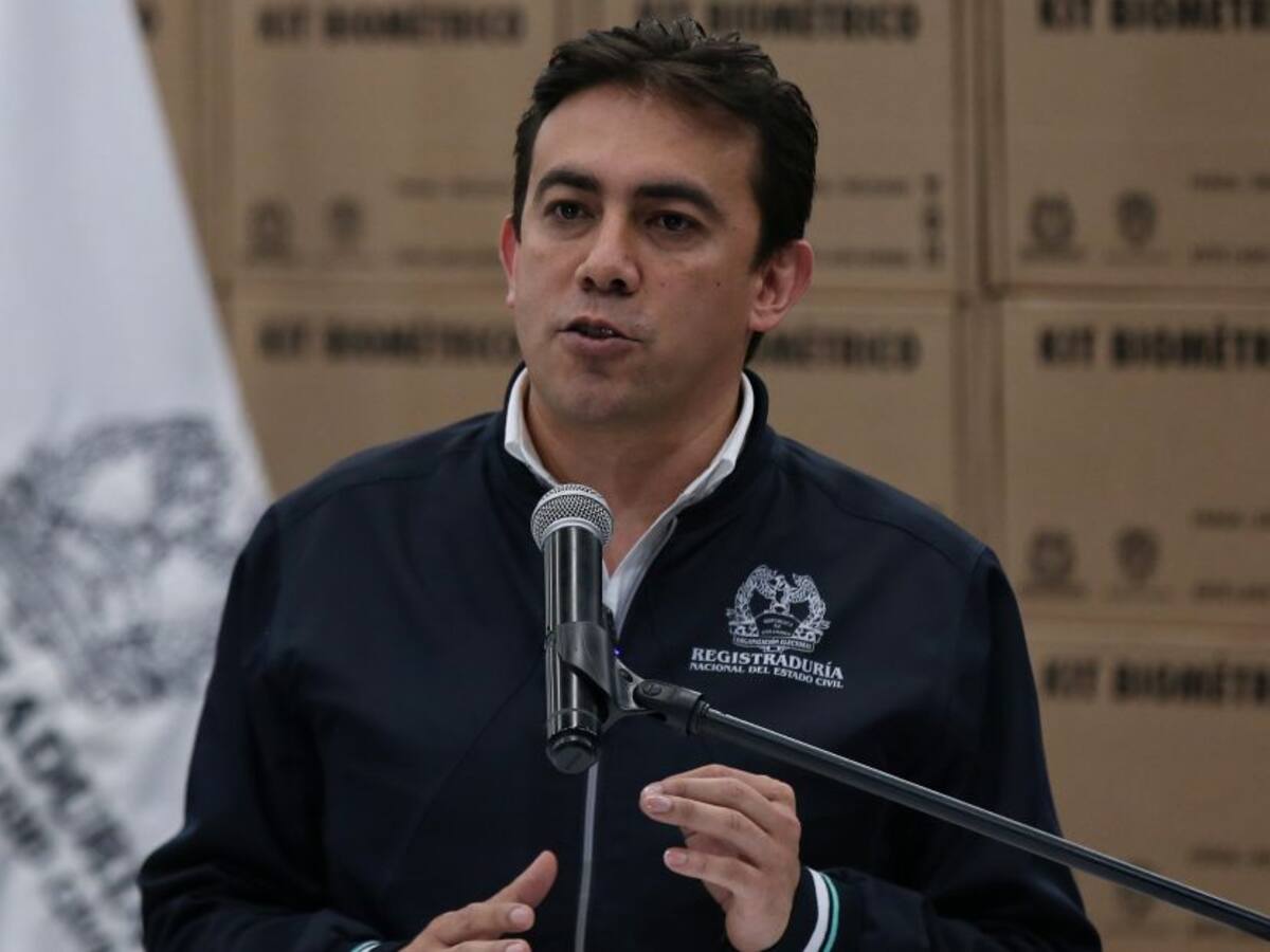 Registraduría ratifica a Petro, Fico y Fajardo como ganadores de consultas