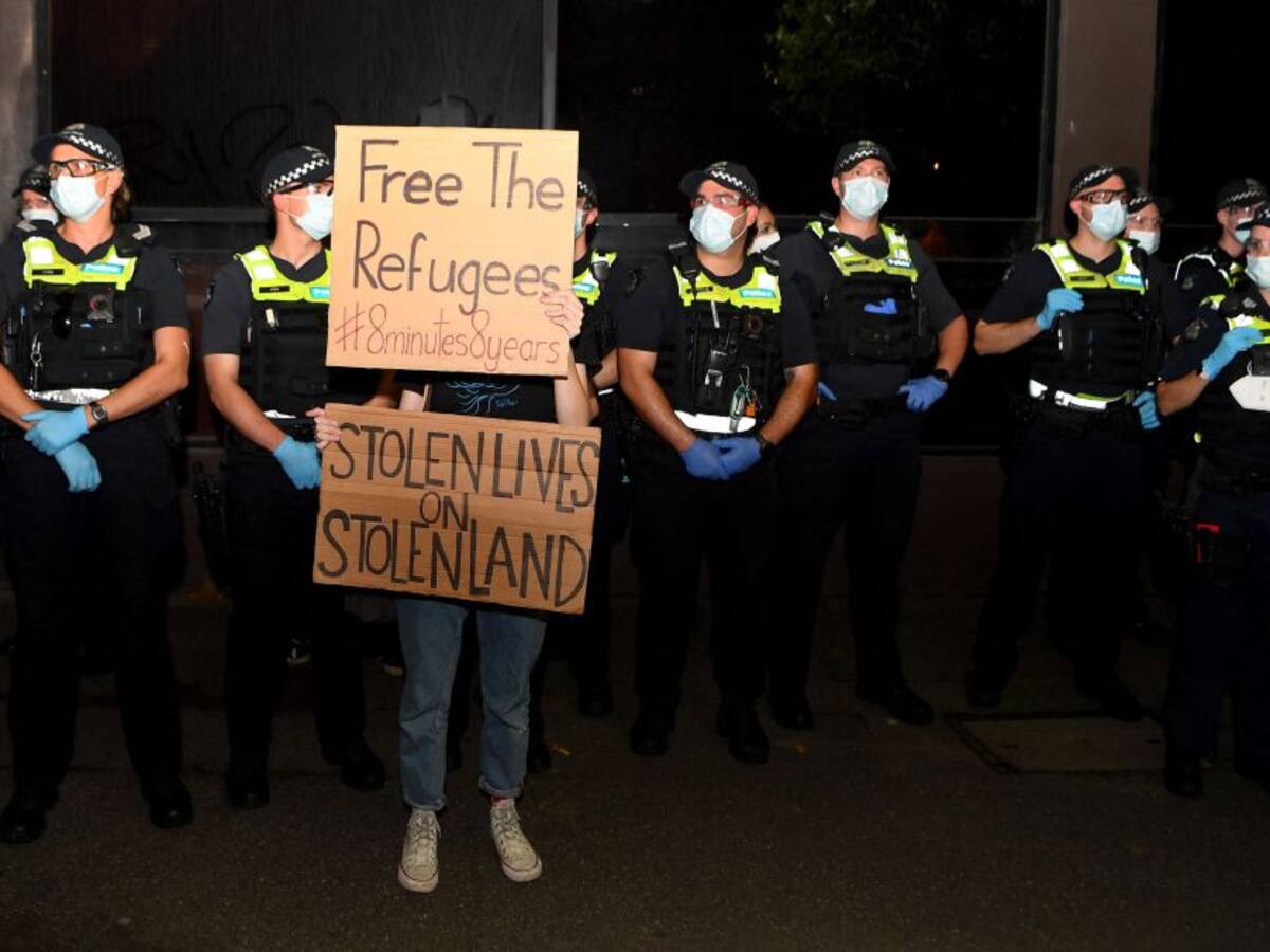 Investigan entrada de más personas sin vacunar para el Abierto de Australia