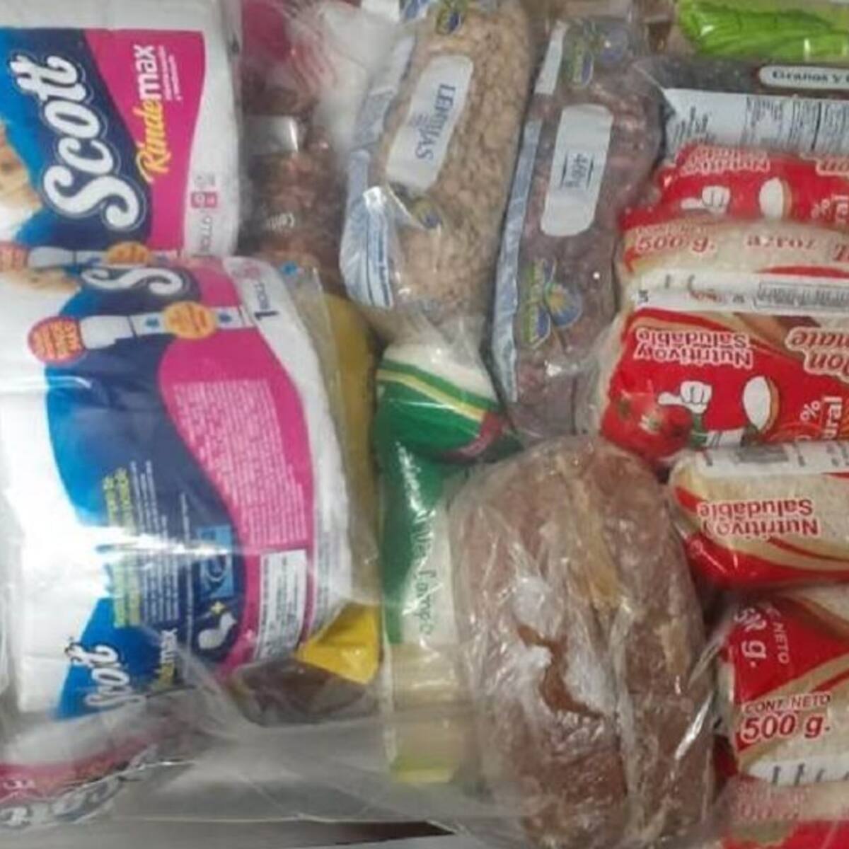 Gobernador dice que aún faltan 20.000 mercados por repartir
