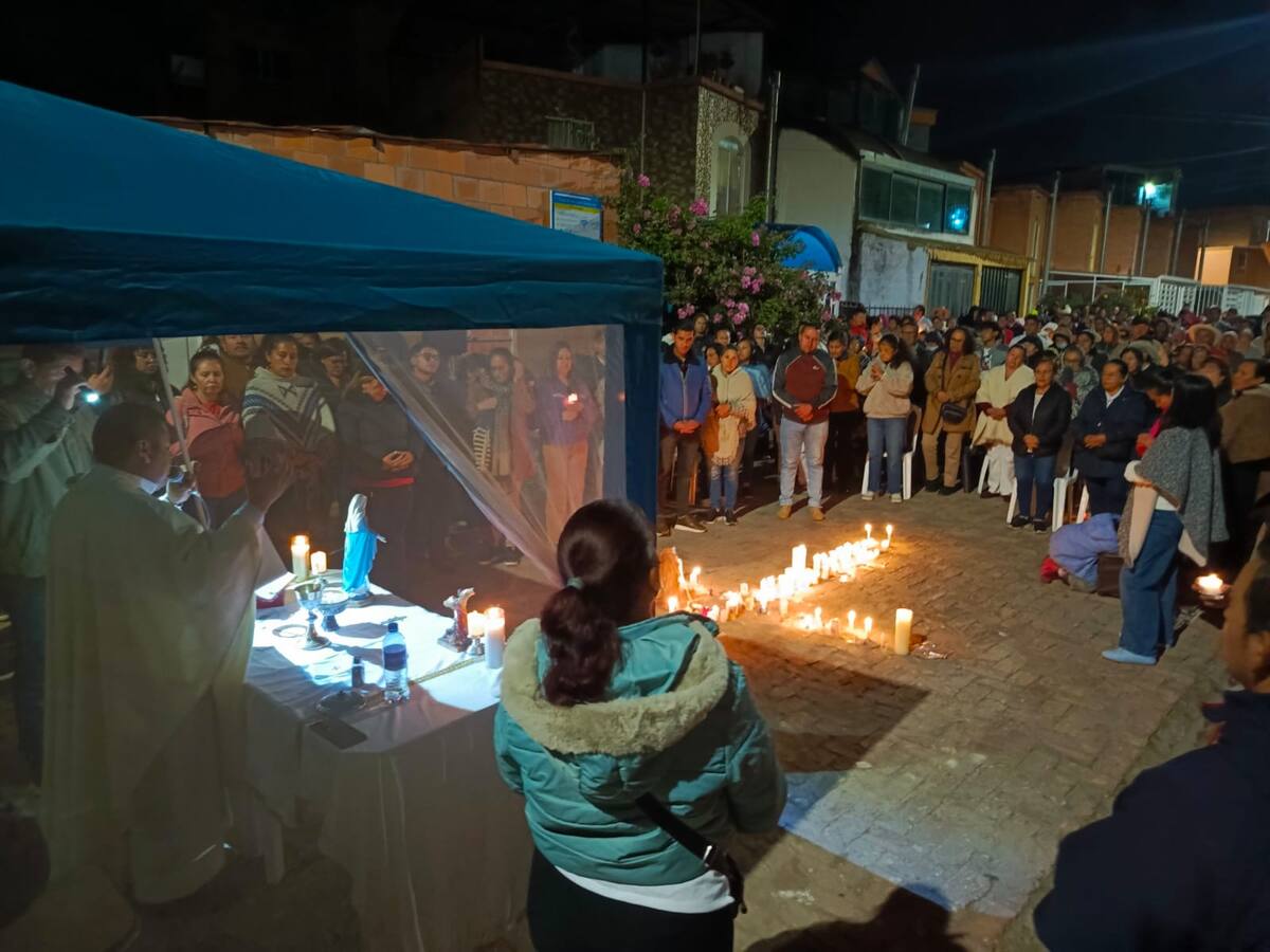 Comunidad de Prados de Alcalá realiza velatón y exige claridad tras atentado fallido