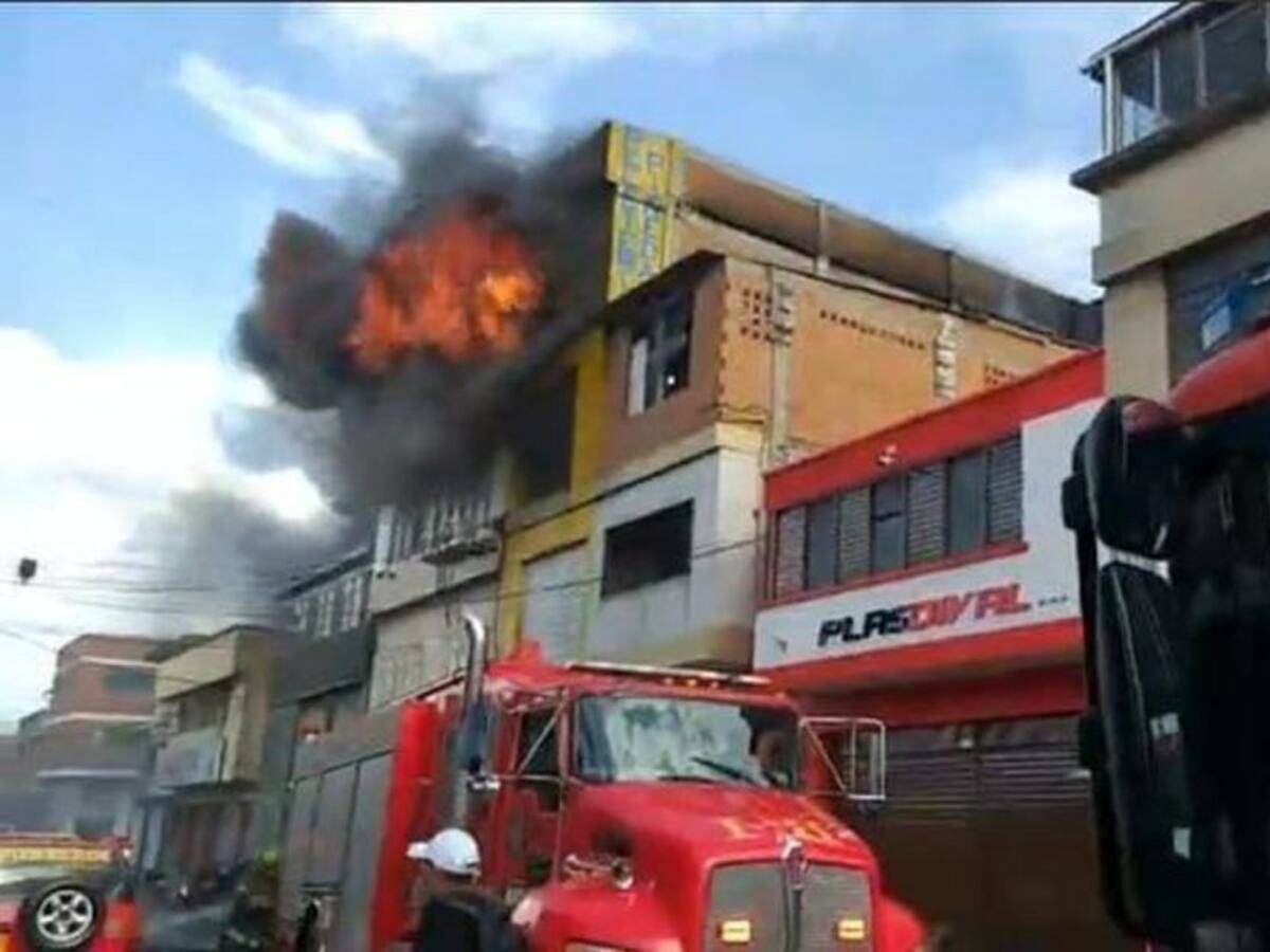 Una persona incinerada deja incendio en el centro de Cali