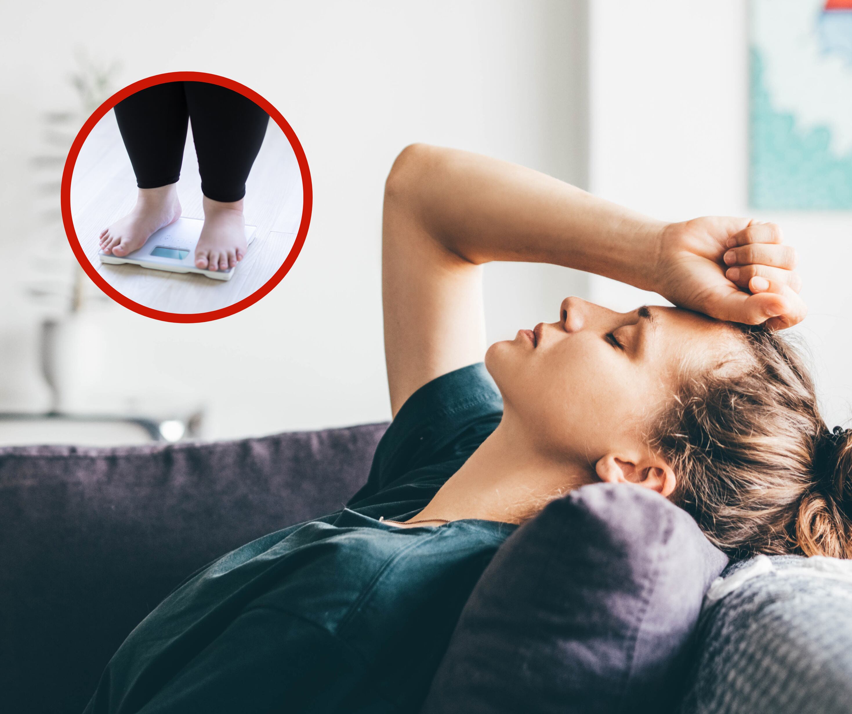 Mujer recostada en un sillón con agotamiento junto a una báscula (Getty Images)
