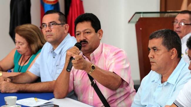 Hugo Cárdenas Vega en el microfono