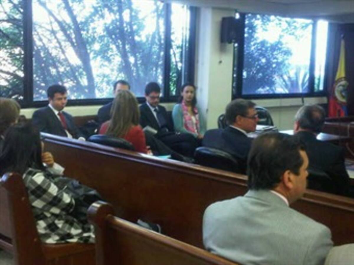 Procuraduría pide cárcel para exfuncionarios por AIS