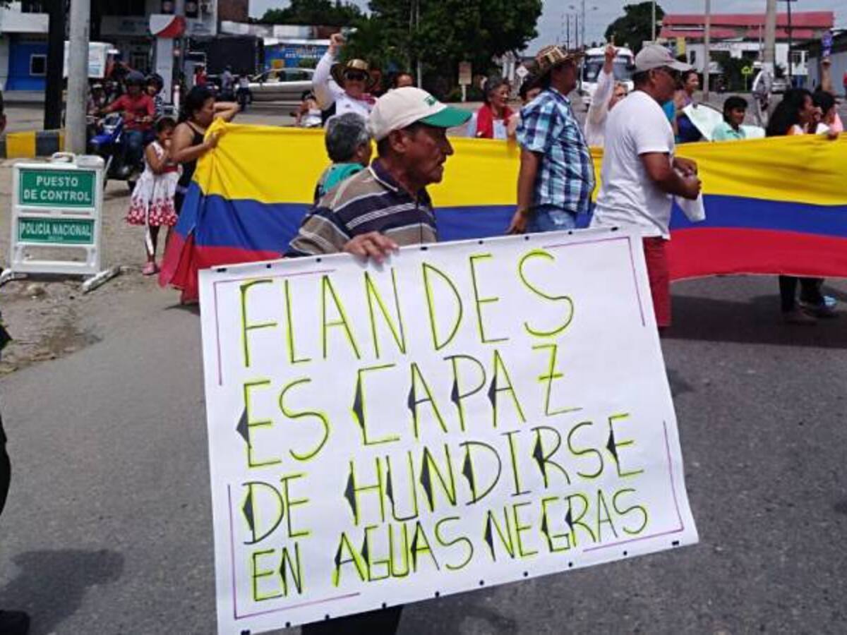 Habitantes de Flandes, Tolima, protestaron por fallas en alcantarillado