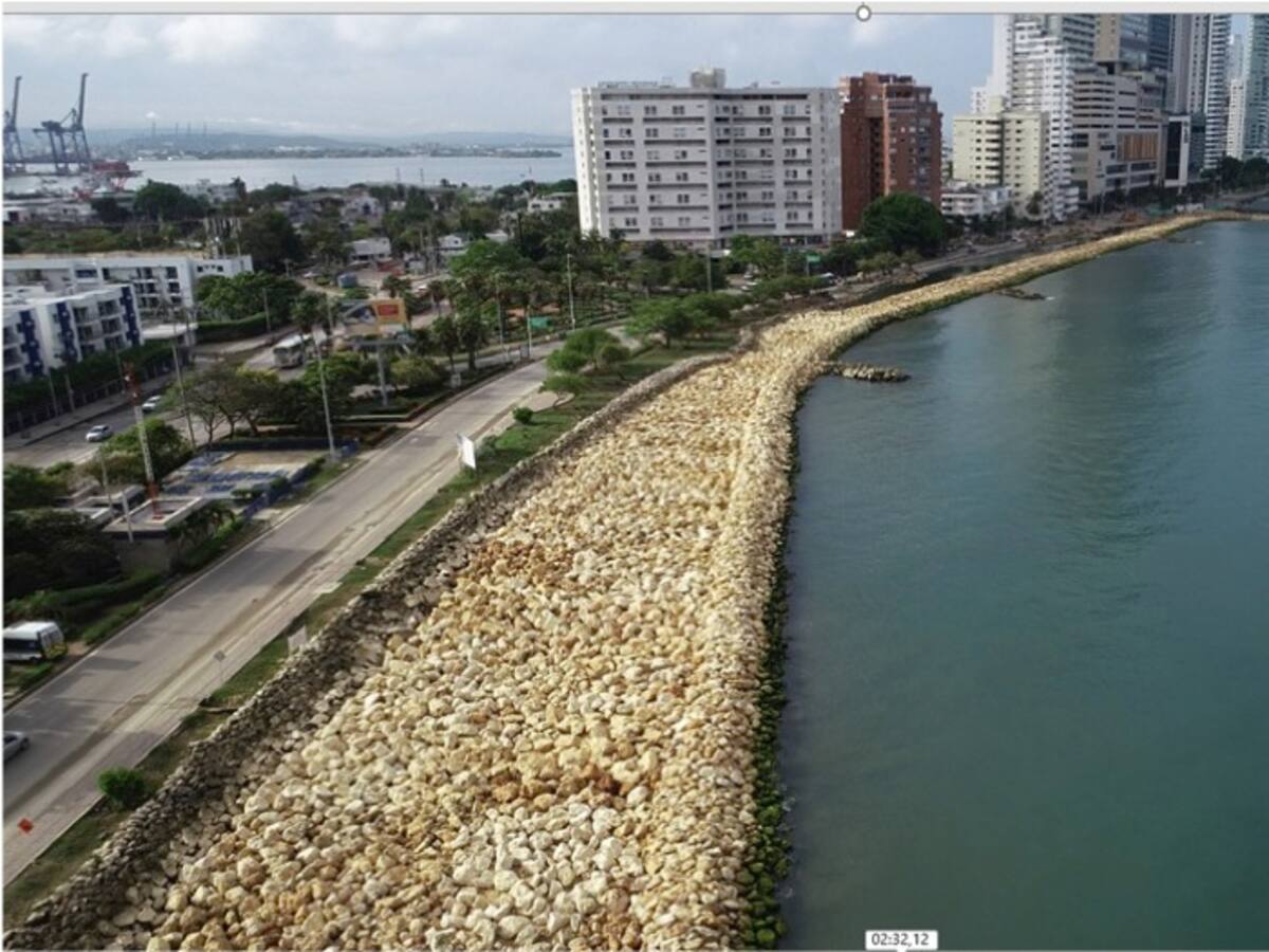 Unicartagena destaca importancia de protección costera tras mar de leva