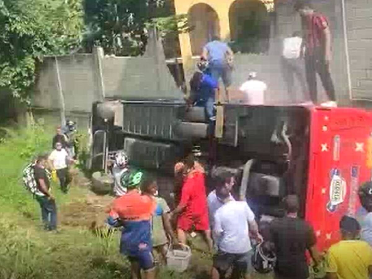 Mr. Black y Yuranis sufrieron accidente de tránsito en Turbaco, Bolívar